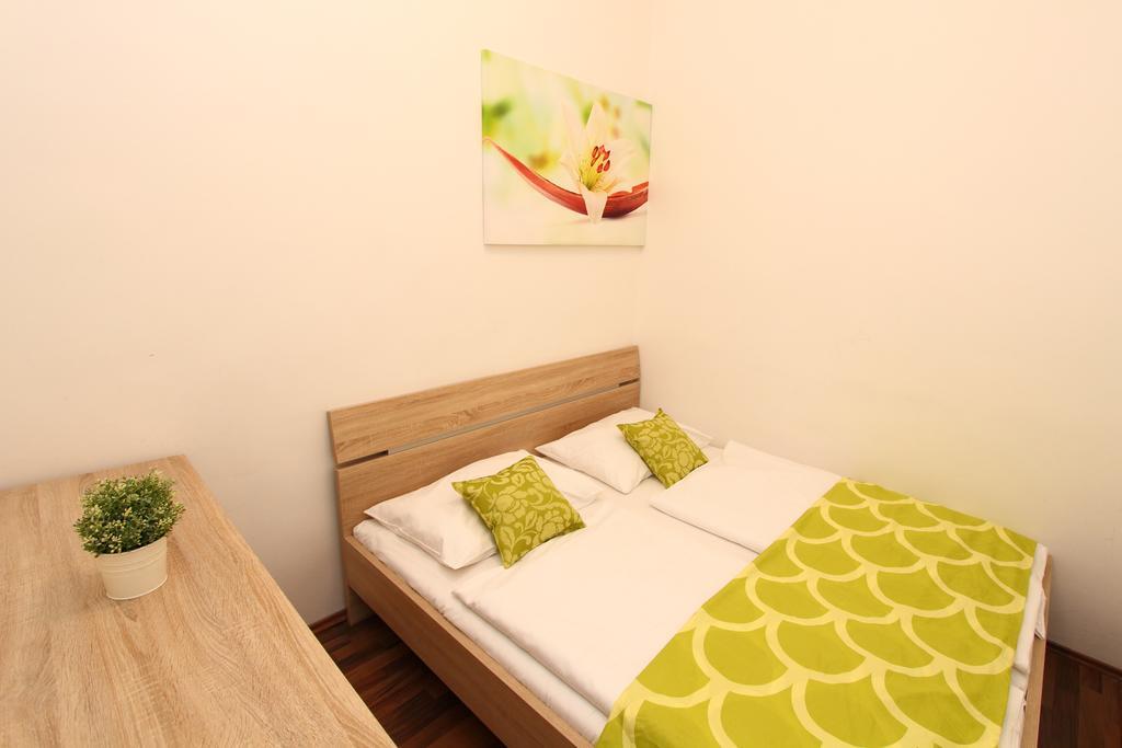Checkvienna - Waehringer Strasse Apartment Екстериор снимка